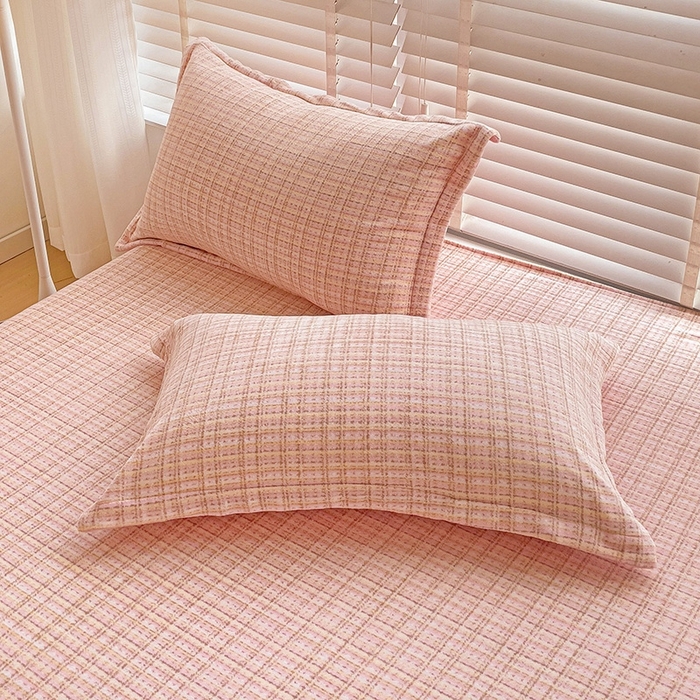 91家纺网 家纺一手货源 找家纺 简一 2024新款牛奶绒无印风ins风方格系列-单枕套 小香风荆棘-浅粉