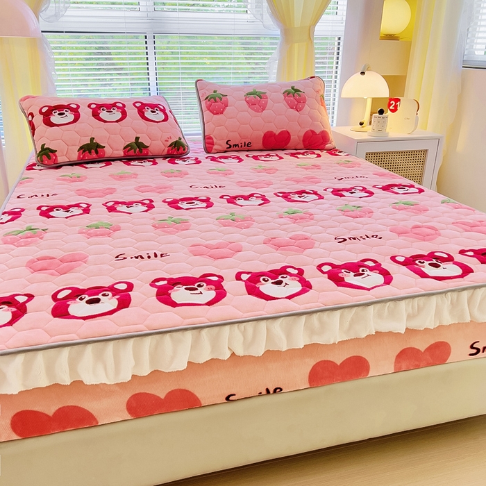 91家纺网 家纺一手货源 找家纺 （总）情煊家纺2024新款保暖牛奶绒夹棉床笠花边款牛奶绒床笠三件套