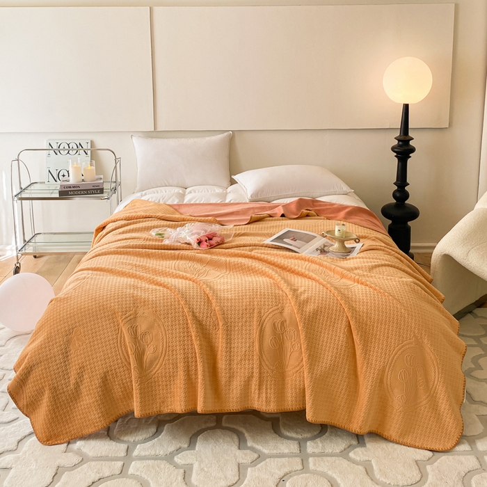 91家纺网 家纺一手货源 找家纺 胜权家纺 2024秋冬新款加厚双层婴儿绒复合雕花牛奶绒多功能毛毯盖毯空调毯子 托斯卡纳黄