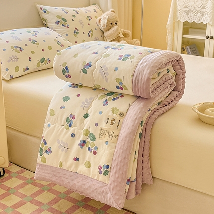 91家纺网 家纺一手货源 找家纺 梦依依 2025新款全棉豆豆绒大豆被 北野花雾