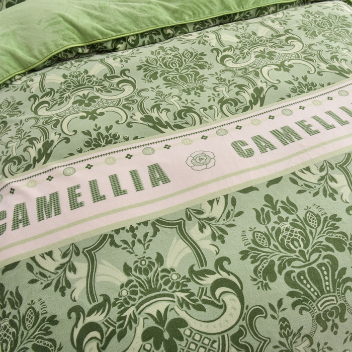 91家纺网 家纺一手货源 找家纺 曼尼家纺2025高克重直播印花床裙款法莱绒金貂珊瑚绒牛奶绒四件套 逆境