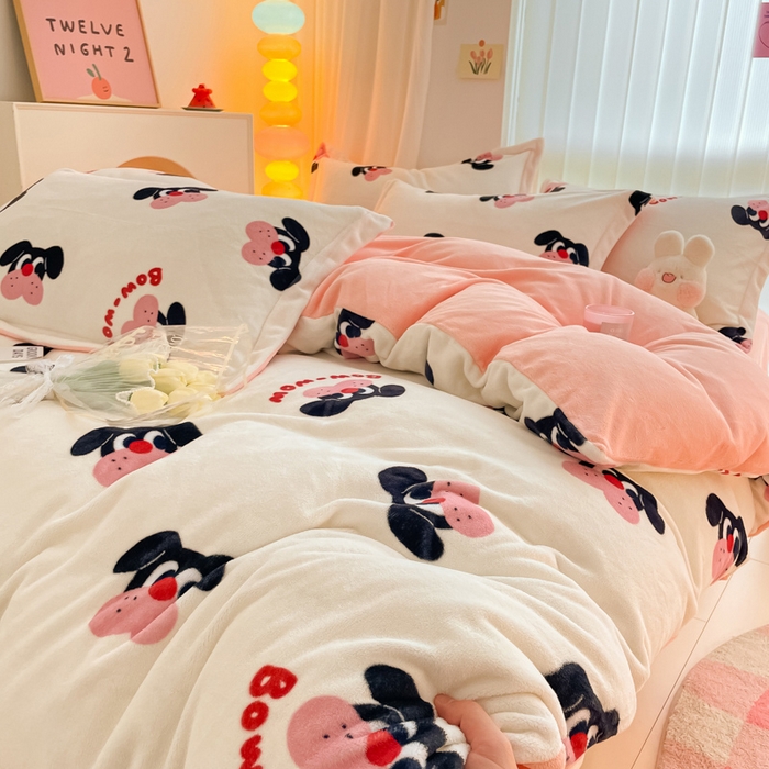 91家纺网 家纺一手货源 找家纺 呗旺鹿 2024新款高克重印花牛奶绒四件套 萌宠