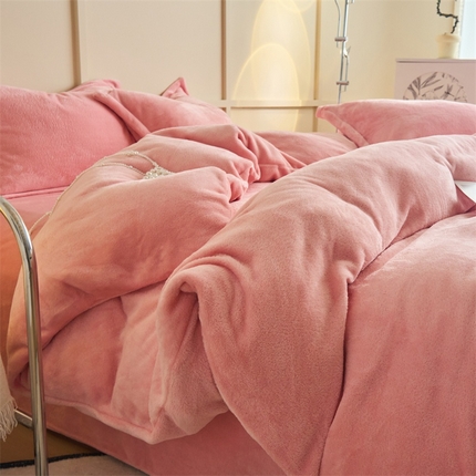 91家纺网 家纺一手货源 找家纺 （总）兰紫橙家纺 2025新款加厚保暖纯色双拼牛奶绒四件套