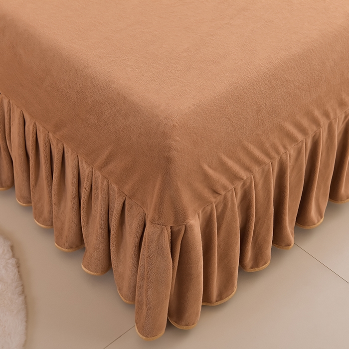 91家纺网 家纺一手货源 找家纺 曼尼家纺2025高克重直播印花床裙款法莱绒金貂珊瑚绒牛奶绒四件套 一鹿有你