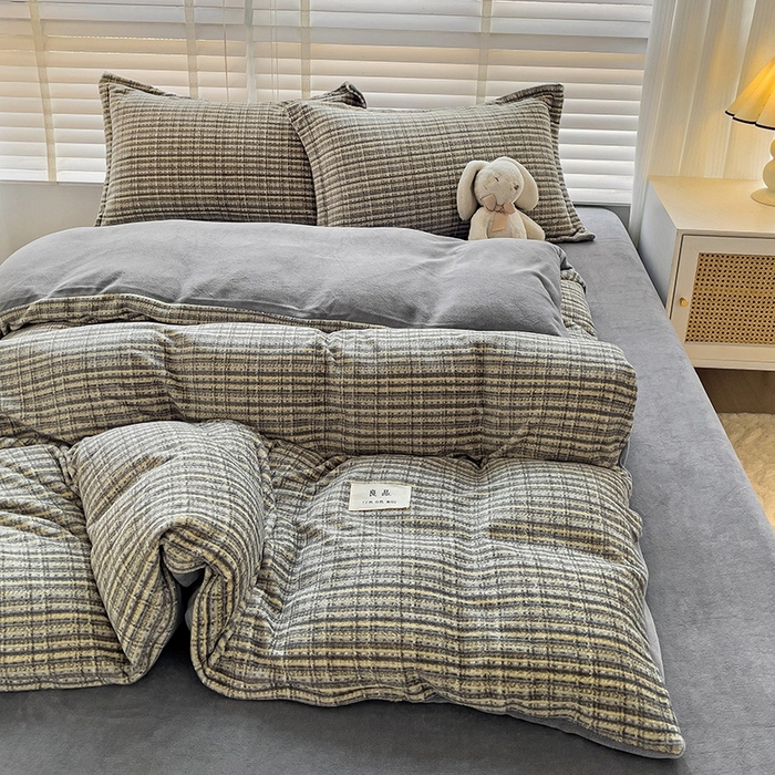 91家纺网 家纺一手货源 找家纺 简一 2025新款牛奶绒无印风ins风方格系列-四件套 小香风荆棘-浅灰