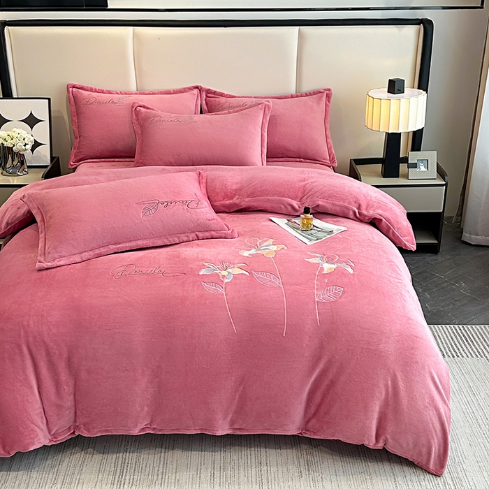 91家纺网 家纺一手货源 找家纺 陌乘坊家纺 2024新款高克重牛奶绒刺绣四件套-百合系列 百合-豆沙色