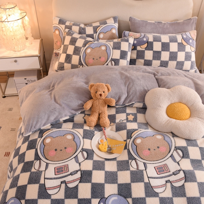 91家纺网 家纺一手货源 找家纺 慕梵家居 2024新款雪花绒卡通四件套 太空熊