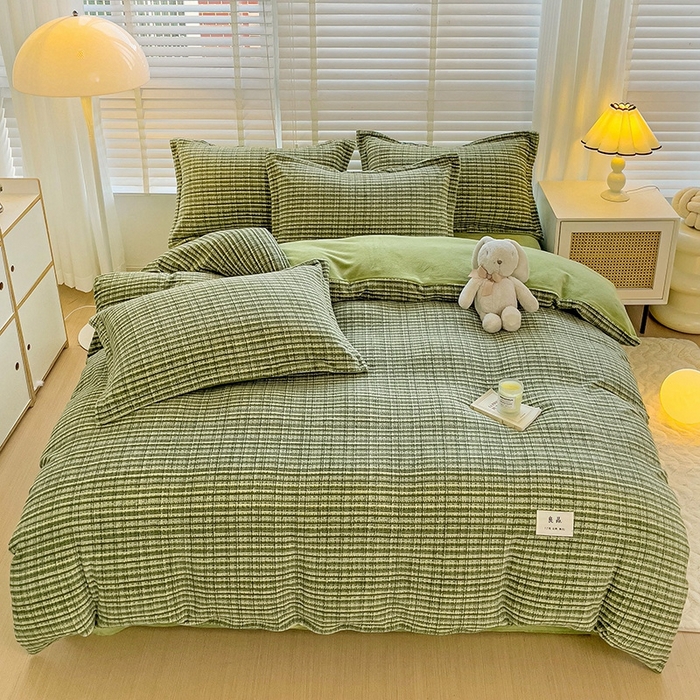 91家纺网 家纺一手货源 找家纺 简一 2025新款牛奶绒无印风ins风方格系列-四件套 小香风荆棘-深绿