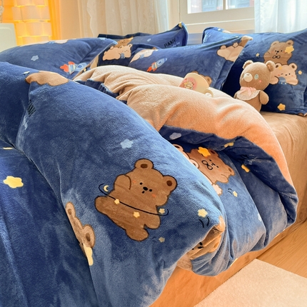 91家纺网 家纺一手货源 找家纺 （总）2024新款高克重牛奶绒四件套-自然光