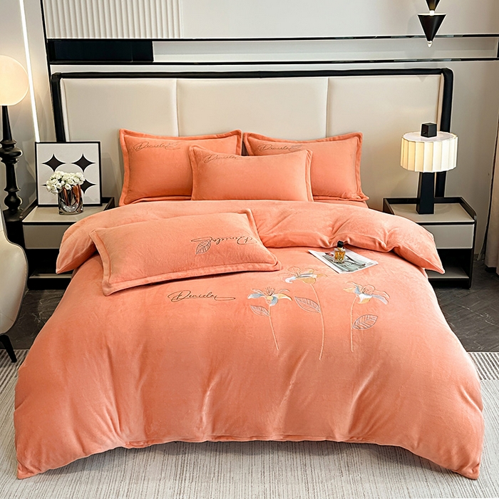 91家纺网 家纺一手货源 找家纺 陌乘坊家纺 2024新款高克重牛奶绒刺绣四件套-百合系列 百合-爱玛橙