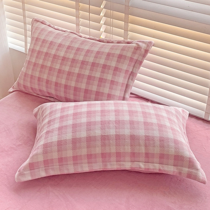 91家纺网 家纺一手货源 找家纺 简一 2024新款牛奶绒无印风ins风方格系列-单枕套 无印风方格方格-粉紫