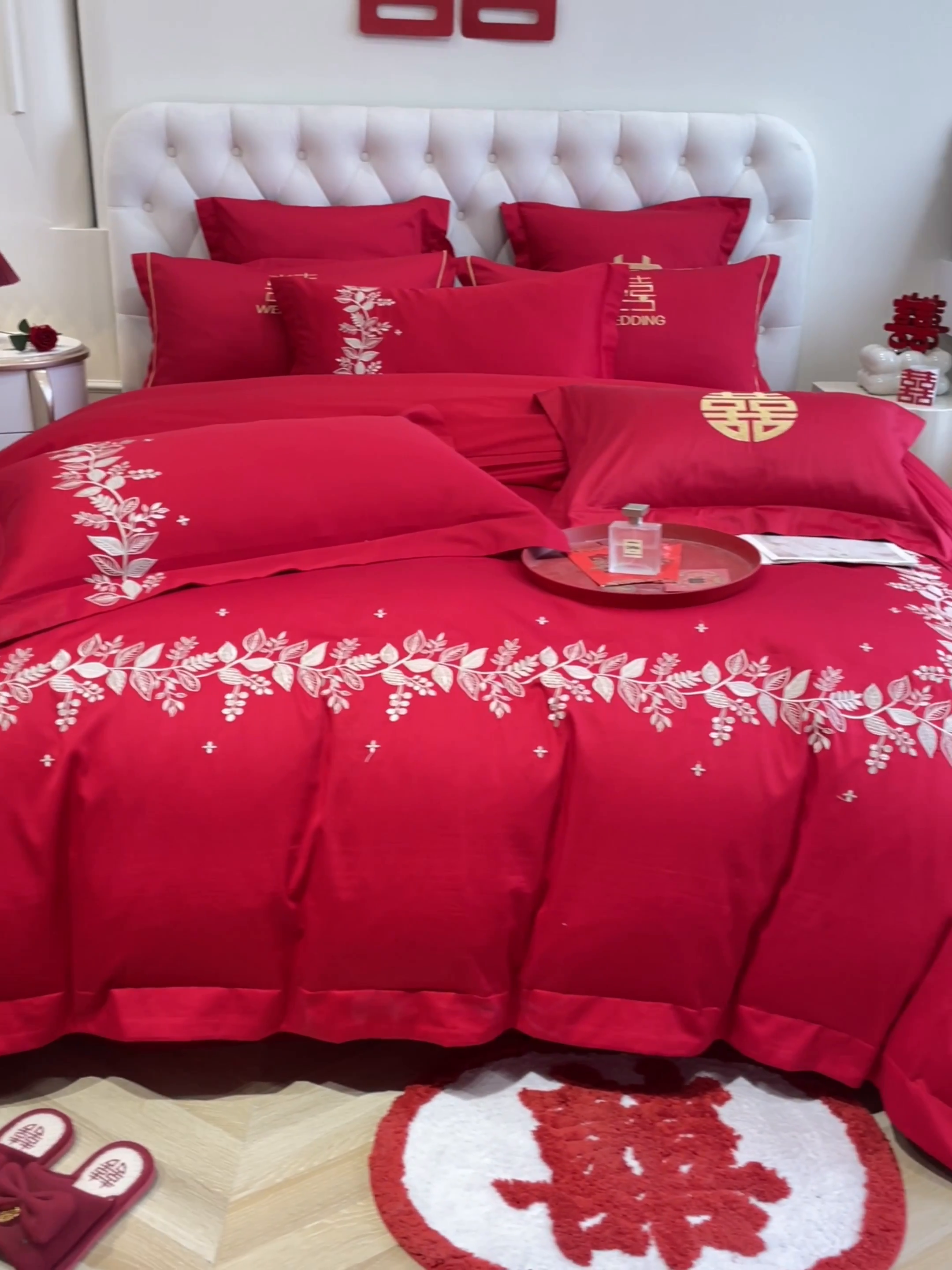 91家纺网 家纺一手货源 找家纺 欧乐蒂 2025新款亲肤棉婚庆刺绣四件套系列 秘密花园