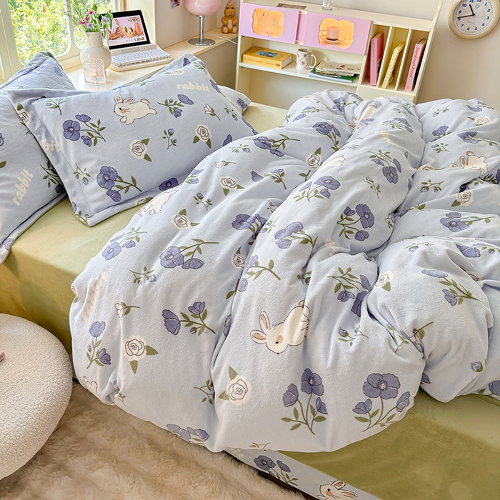 91家纺网 家纺一手货源 找家纺 呗旺鹿 2024新款高克重印花牛奶绒四件套 紫韵