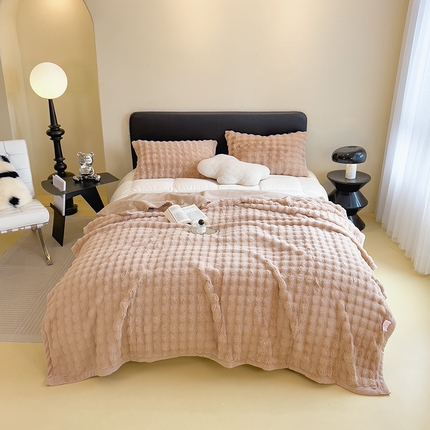 91家纺网 家纺一手货源 找家纺 （总）摩妮卡 2025新款600克大泡泡兔毛复合毛毯牛奶绒爆款直播