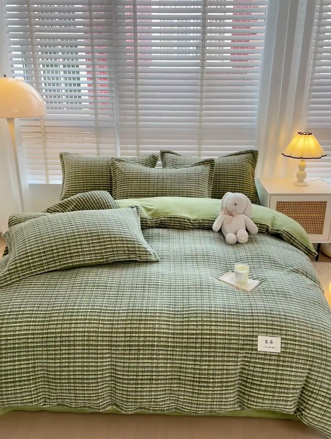 91家纺网 家纺一手货源 找家纺 简一 2025新款牛奶绒无印风ins风方格系列-四件套 小香风荆棘-深绿