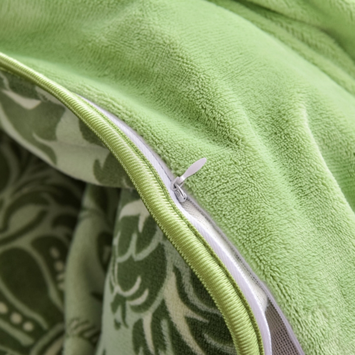 91家纺网 家纺一手货源 找家纺 曼尼家纺2025高克重直播印花床裙款法莱绒金貂珊瑚绒牛奶绒四件套 逆境