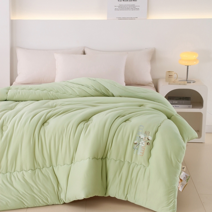 91家纺网 家纺一手货源 找家纺 棉造家居 2024新款亲肤棉花被针织棉绗缝春秋冬被芯 果绿