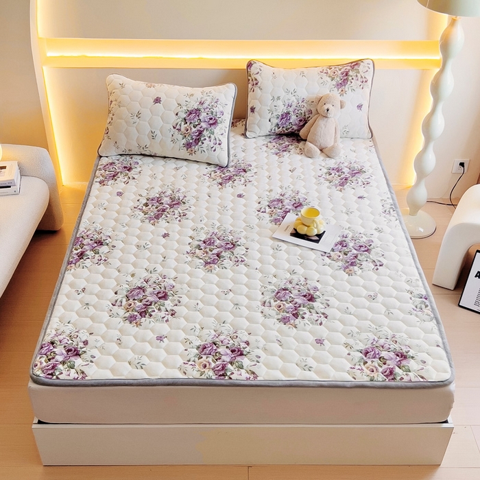 91家纺网 家纺一手货源 找家纺 情煊家纺 2024新款A类牛奶绒印花夹棉床垫 情谊绵绵