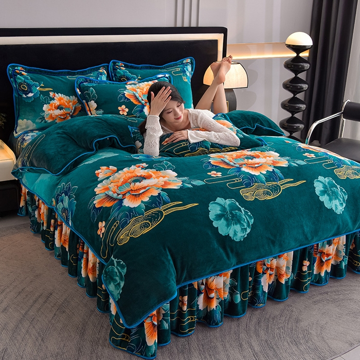 91家纺网 家纺一手货源 找家纺 佳品居 2025新款8斤床裙款牛奶绒四件套 闭花羞月