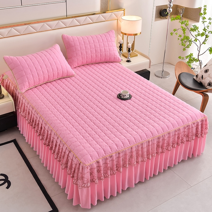 91家纺网 家纺一手货源 找家纺 艾裙海 2025新款90克磨毛夹棉绗缝床裙 粉色