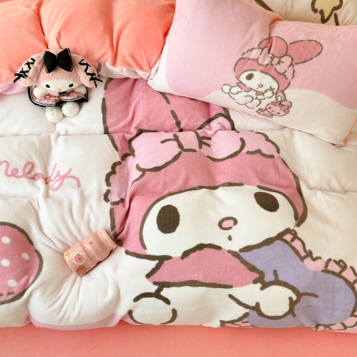 91家纺网 家纺一手货源 找家纺 孩子王家纺 2024新款正版授权三丽鸥库洛米大版卡通学生宿舍双面加厚牛奶绒系列四件套--提供买家秀 少女美乐蒂