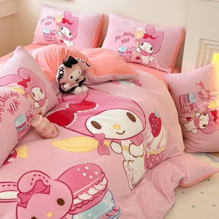 91家纺网 家纺一手货源 找家纺 孩子王家纺 2024新款正版授权三丽鸥库洛米大版卡通学生宿舍双面加厚牛奶绒系列四件套--提供买家秀 蛋糕美乐蒂