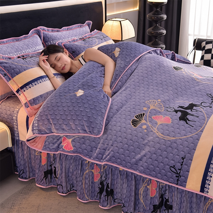 91家纺网 家纺一手货源 找家纺 佳品居 2025新款8斤床裙款牛奶绒四件套 鹿之恋