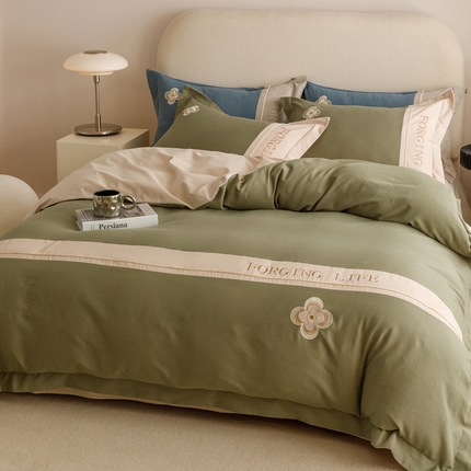 91家纺网 家纺一手货源 找家纺 艾莱家纺 2024新款A类长绒棉条纹提花加厚柔顺磨毛四件套--锦秋系列 锦秋-锦绣绿