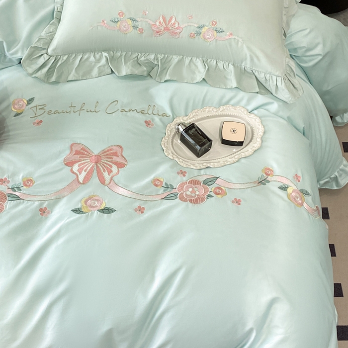 91家纺网 家纺一手货源 找家纺 金麦家纺 2024新款全棉刺绣花边系列四件套 梦蝶绿