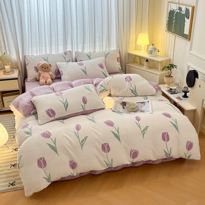 91家纺网 家纺一手货源 找家纺 绘萱家居 2025新款高克重雕花雕印纯色牛奶绒四件套双拼法莱绒珊瑚绒 雕印郁金香-紫