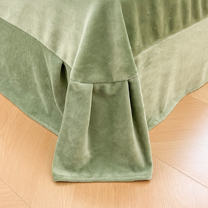 91家纺网 家纺一手货源 找家纺 绘萱家居 2025新款高克重雕花雕印纯色牛奶绒四件套双拼法莱绒珊瑚绒 芭蕉叶-灰绿