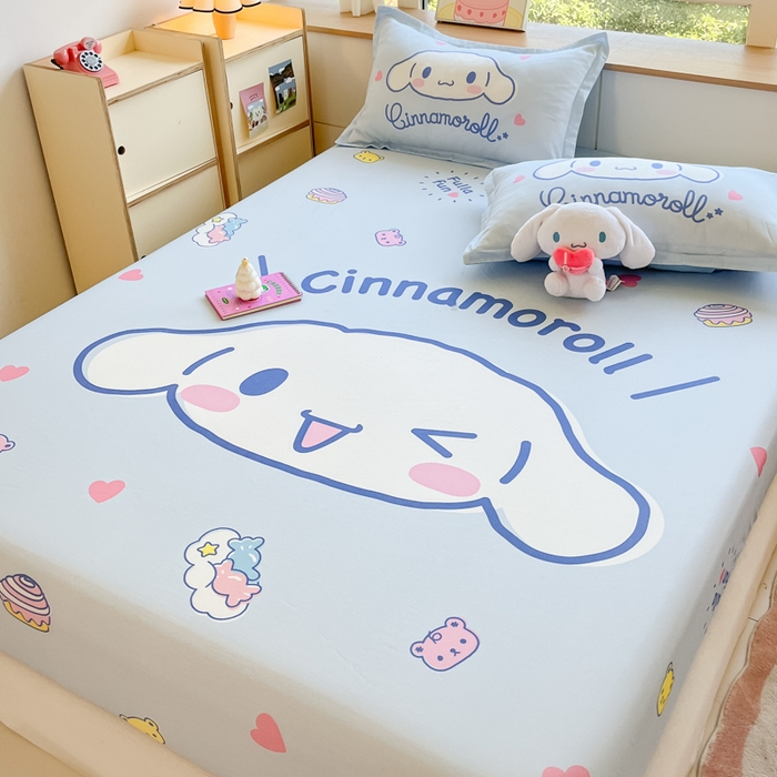 91家纺网 家纺一手货源 找家纺 博雅 2024新款三丽鸥全棉大版印花床笠系列 全棉大版-开心玉桂狗