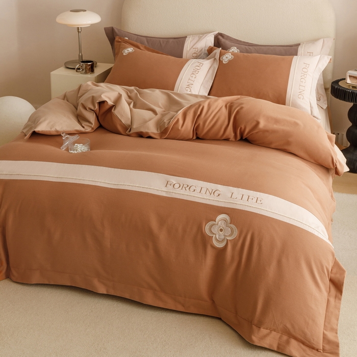 91家纺网 家纺一手货源 找家纺 艾莱家纺 2024新款A类长绒棉条纹提花加厚柔顺磨毛四件套--锦秋系列 锦秋-焦糖色