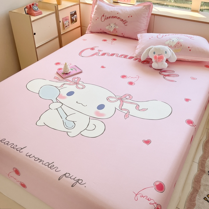 91家纺网 家纺一手货源 找家纺 博雅 2024新款三丽鸥全棉大版印花床笠系列 全棉大版-淘气玉桂狗