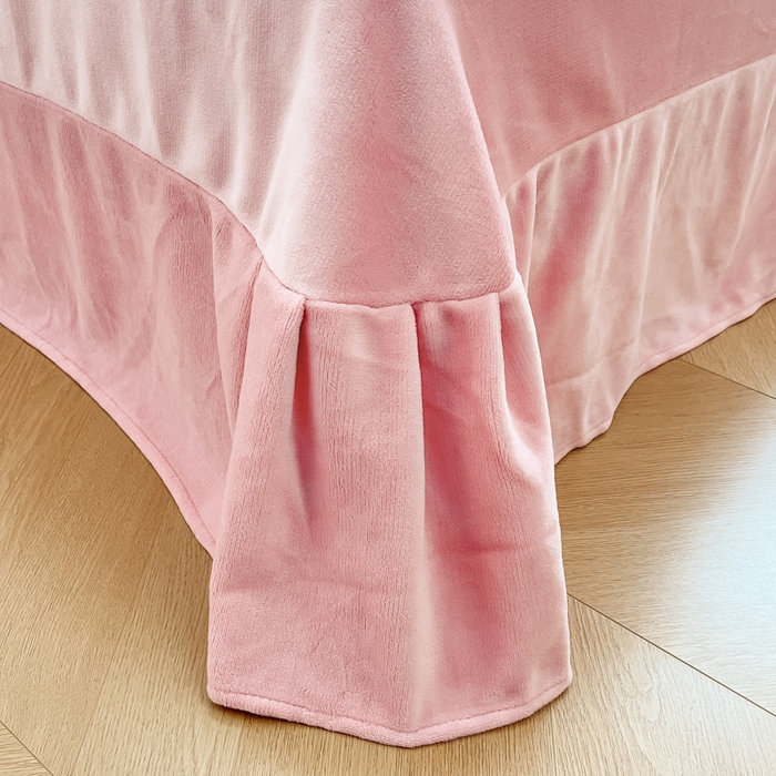 91家纺网 家纺一手货源 找家纺 绘萱家居 2025新款高克重雕花雕印纯色牛奶绒四件套双拼法莱绒珊瑚绒 爱意浓-粉