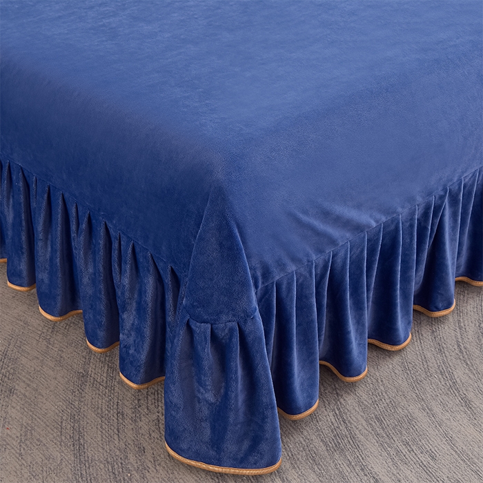 91家纺网 家纺一手货源 找家纺 佳品居 2025新款8斤床裙款牛奶绒四件套 花枝漫舞蓝