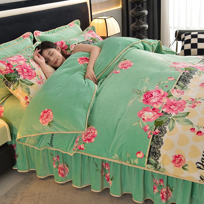 91家纺网 家纺一手货源 找家纺 佳品居 2025新款8斤床裙款牛奶绒四件套 曼妙花语