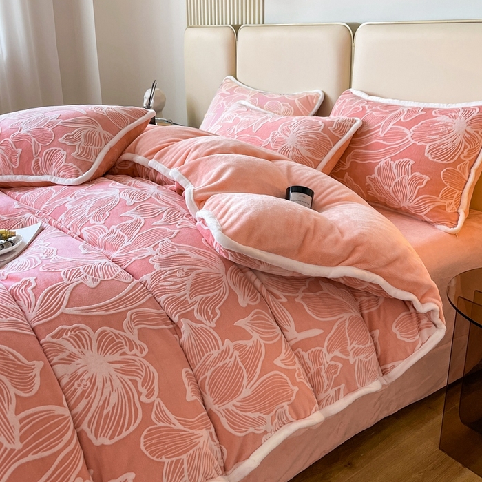 91家纺网 家纺一手货源 找家纺 诺梵 2025新款立体雕花绒四件套_控价标准高于149，加大高于159 艾莎-粉