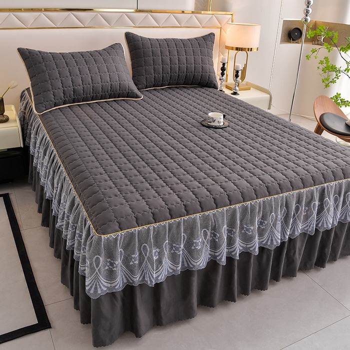 91家纺网 家纺一手货源 找家纺 艾裙海 2025新款90克磨毛夹棉绗缝床裙 深灰色