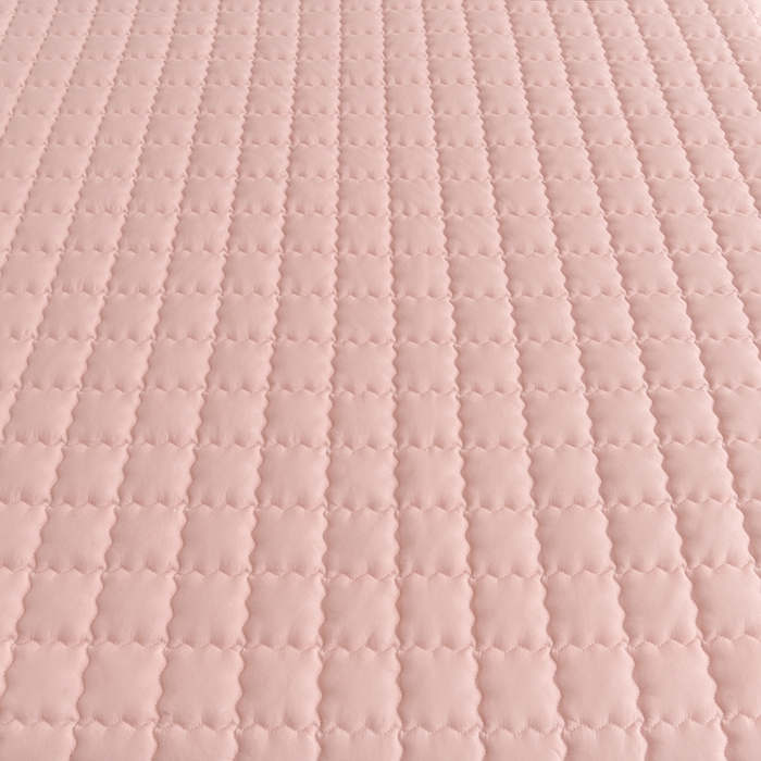 91家纺网 家纺一手货源 找家纺 艾裙海 2025新款90克磨毛夹棉绗缝床裙 粉玉色