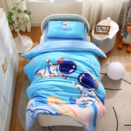 孩子王家纺 2024新款太空人系列大版双面牛奶绒学生幼儿园系列三件套六件套多件套 遨游太空
