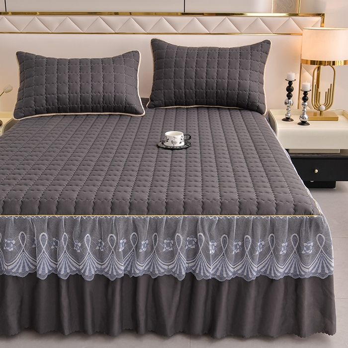 91家纺网 家纺一手货源 找家纺 艾裙海 2025新款90克磨毛夹棉绗缝床裙 深灰色