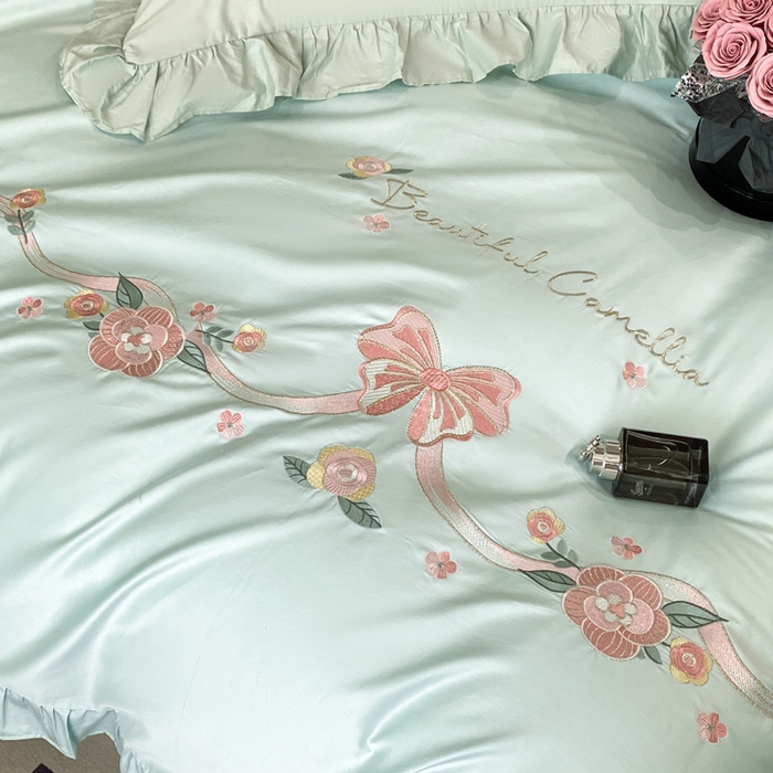 91家纺网 家纺一手货源 找家纺 金麦家纺 2024新款全棉刺绣花边系列四件套 梦蝶绿