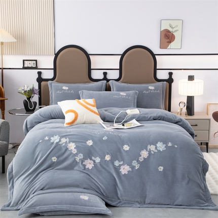 优姿家纺 2025新款全消光10斤牛奶绒宽边绣花保暖四件套 花季-太空灰