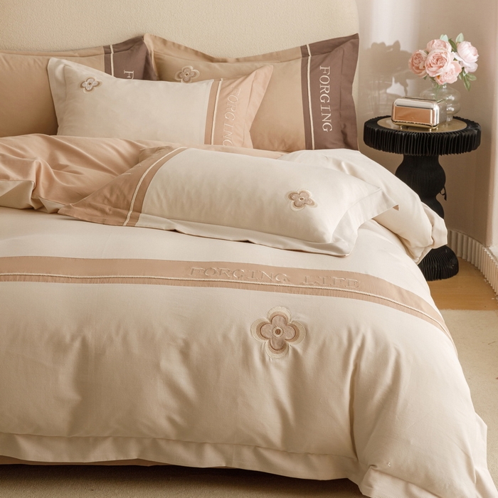 91家纺网 家纺一手货源 找家纺 艾莱家纺 2024新款A类长绒棉条纹提花加厚柔顺磨毛四件套--锦秋系列 锦秋-可可奶