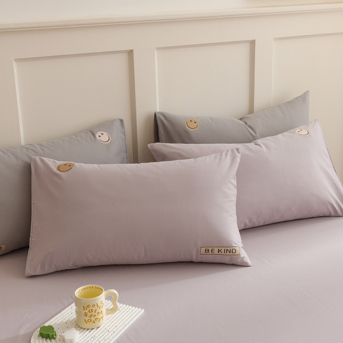 91家纺网 家纺一手货源 找家纺 艾莱家纺 2024新款全棉柔顺磨毛立体刺绣四件套--笑脸-星语 笑脸-紫色