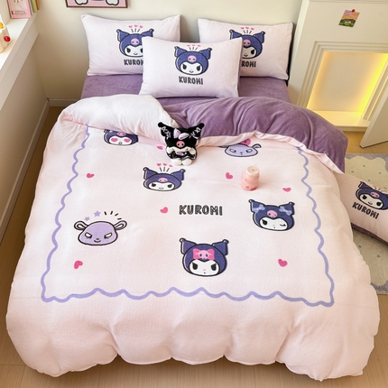 91家纺网 家纺一手货源 找家纺 孩子王家纺 2024新款正版授权三丽鸥库洛米大版卡通学生宿舍双面加厚牛奶绒系列四件套--提供买家秀 精灵库洛米