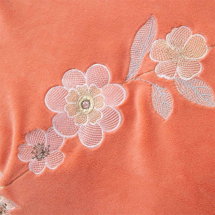 91家纺网 家纺一手货源 找家纺 优姿家纺 2025新款全消光10斤牛奶绒宽边绣花保暖四件套 花季-活力橙