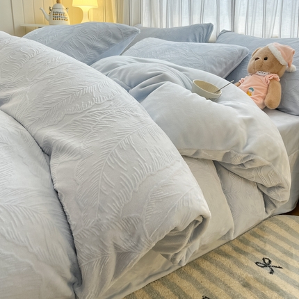 绘萱家居 2025新款高克重雕花雕印纯色牛奶绒四件套双拼法莱绒珊瑚绒 芭蕉叶-浅兰