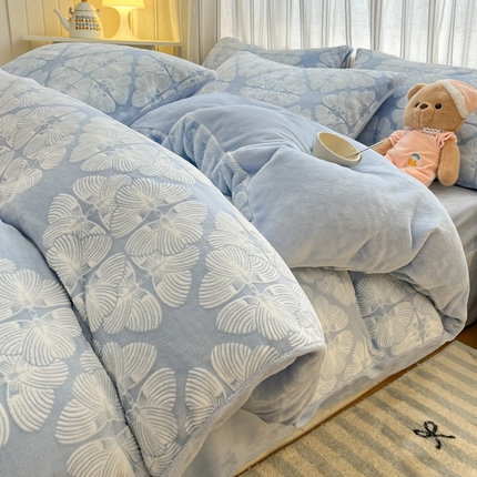 绘萱家居 2025新款高克重雕花雕印纯色牛奶绒四件套双拼法莱绒珊瑚绒 雕印蝴蝶-浅兰